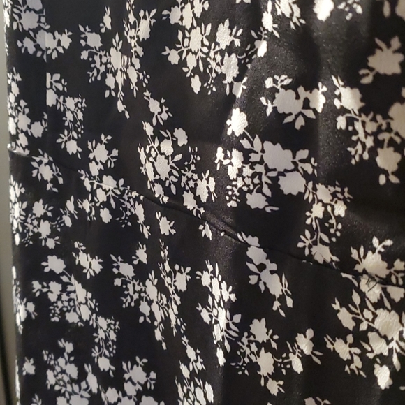 Floral tie back spaghetti strap summer dress - Picture 3 of 10